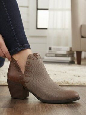 OTBT Santa Fe Cinder Leather Whipstitch Rawhide Stud Accent Ankle Boots Size 9